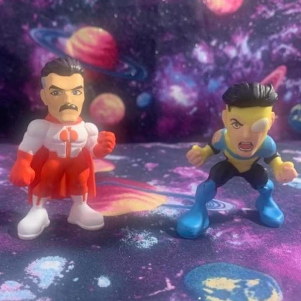 Invincible Blind Bag Figure Omni-Man & Invincible